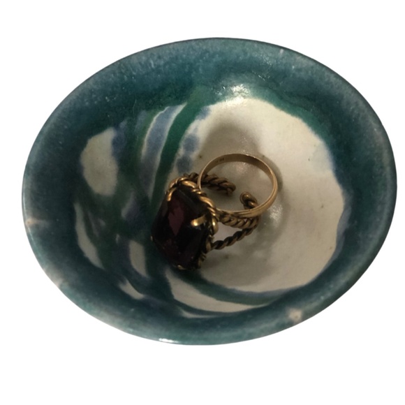 Handmade pottery jewelry dish - Picture 3 of 5